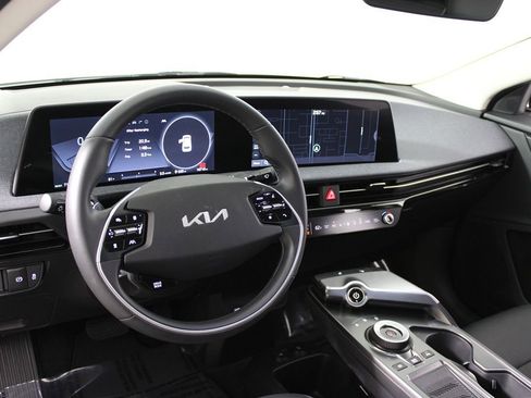 Used 2024 Kia EV6 Light RWD image 6