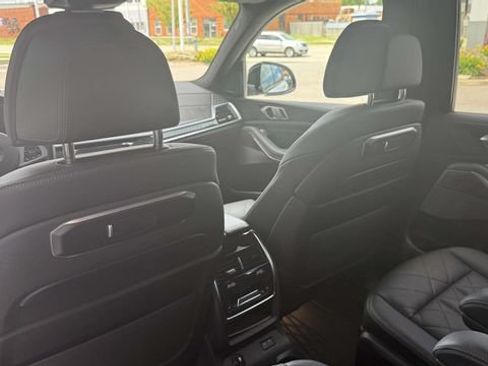 Used 2024 BMW X7 xDrive40i w/ M Sport Package AWD/4WD image 31