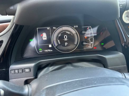 Used 2025 Lexus ES 300h w/ Premium Package FWD image 6