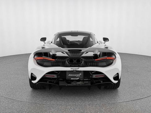 Used 2026 McLaren 750S RWD image 4