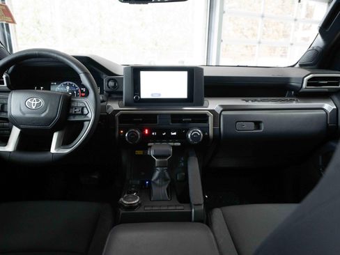 Certified 2025 Toyota Tacoma SR5 image 21