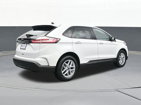 Used 2021 Ford Edge SE image 15