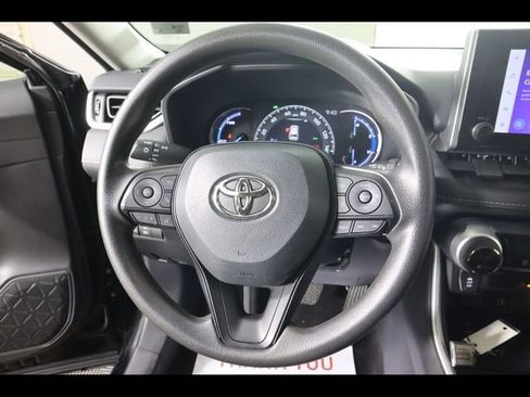 Used 2025 Toyota RAV4 XLE image 22