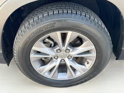 Used 2015 Toyota Highlander Plus FWD image 38