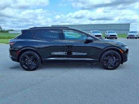 Used 2024 Chevrolet Equinox EV RS FWD image 4