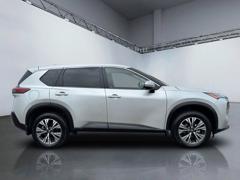 Used 2023 Nissan Rogue SV AWD/4WD image 3