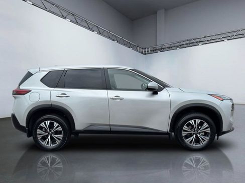 Used 2023 Nissan Rogue SV AWD/4WD image 3