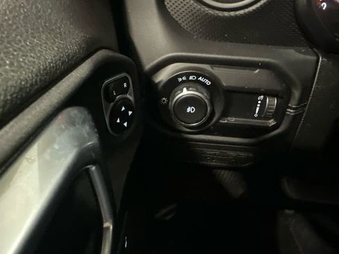 Used 2024 Jeep Wrangler Unlimited Rubicon w/ Dual Top Group AWD/4WD image 24