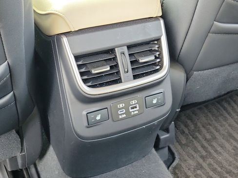 Used 2025 Subaru Outback Limited AWD/4WD image 15