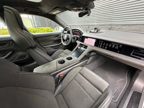 Used 2024 Porsche Taycan GTS image 40