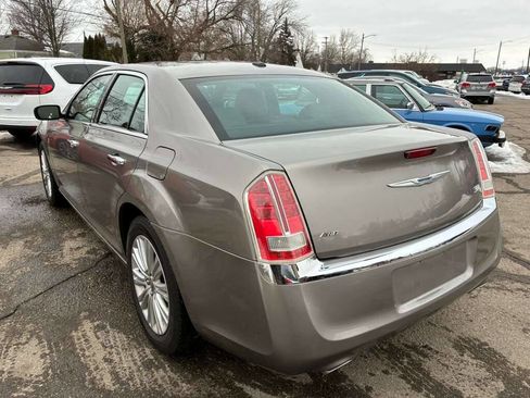 Used 2014 Chrysler 300 C image 8