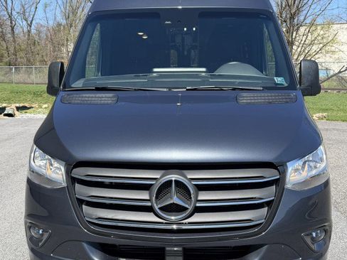Used 2022 Mercedes-Benz Sprinter 2500 image 4