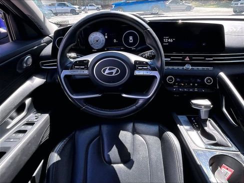 Used 2024 Hyundai Elantra Limited FWD image 17