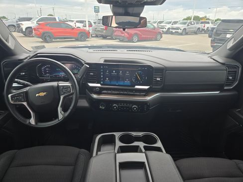 Used 2024 Chevrolet Silverado 1500 LT RWD image 16