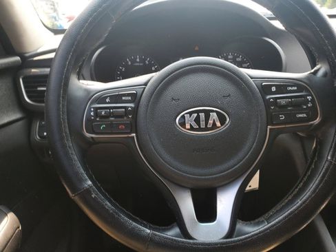 Used 2018 Kia Optima S FWD image 16