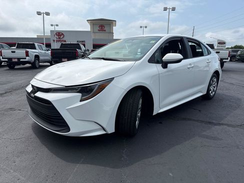 Used 2024 Toyota Corolla LE FWD image 4