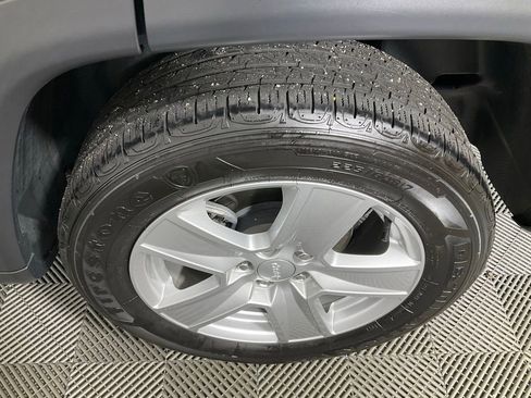 Certified 2022 Jeep Compass Latitude w/ Convenience Group image 8