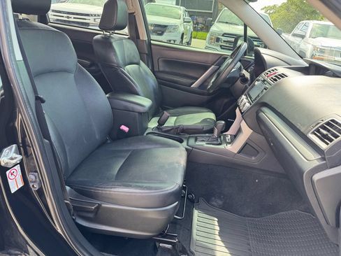 Used 2016 Subaru Forester 2.5i Touring AWD/4WD image 19