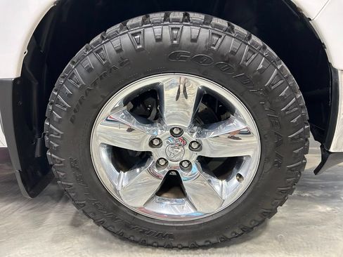 Used 2019 RAM 1500 Big Horn AWD/4WD image 19