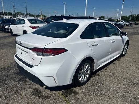Used 2025 Toyota Corolla LE w/ LE Premium Package FWD image 22