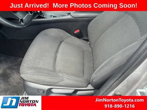 Used 2018 Toyota C-HR XLE FWD image 9
