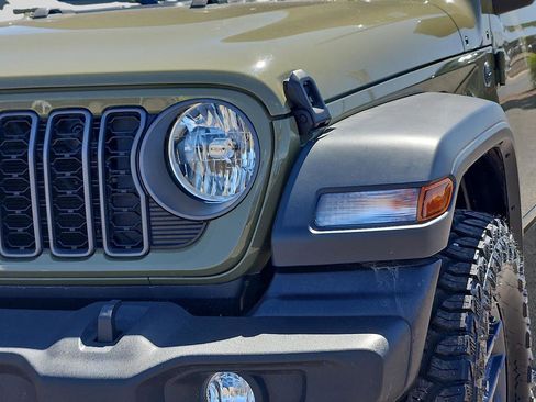 Used 2025 Jeep Wrangler Sport S image 18