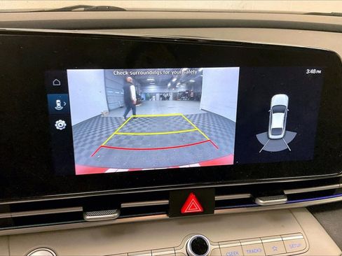 Used 2023 Hyundai Elantra Limited image 18