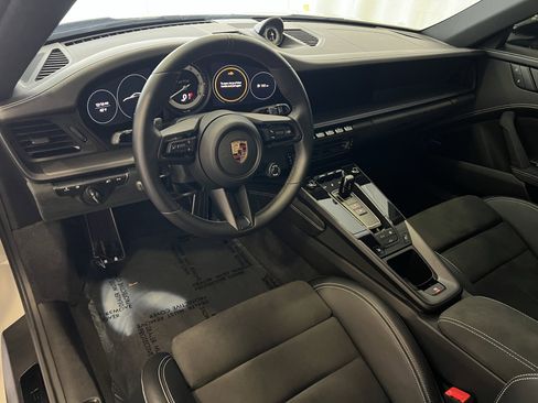 Certified 2024 Porsche 911 Carrera GTS image 4