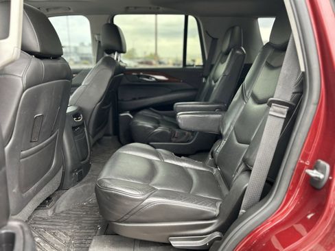 Used 2019 Cadillac Escalade Premium Luxury image 14