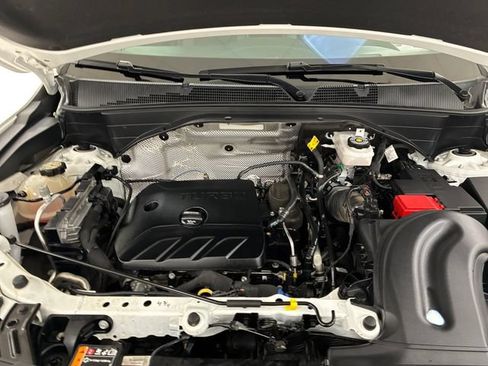 Certified 2022 Chevrolet TrailBlazer LT w/ Convenience Package AWD/4WD image 11