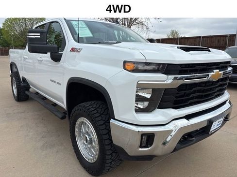 Used 2025 Chevrolet Silverado 2500 LT w/ Convenience Package image 2