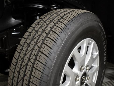 Certified 2025 Toyota Tacoma SR5 image 9