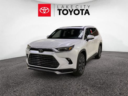New 2026 Toyota Grand Highlander AWD Hybrid image 1