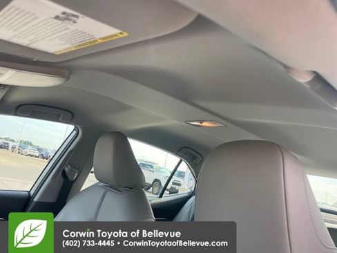 Used 2019 Toyota Camry SE FWD image 24