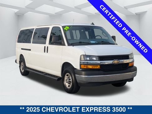 Used 2025 Chevrolet Express 3500 LT w/ LT Preferred Equipment Group RWD image 4