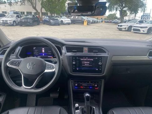 Used 2022 Volkswagen Tiguan SE FWD image 9