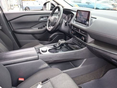 Certified 2025 Nissan Rogue SV AWD/4WD image 26