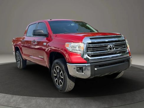 Used 2017 Toyota Tundra SR5 w/ TRD Off Road Package AWD/4WD image 3