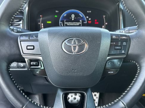 Used 2025 Toyota Camry SE image 24