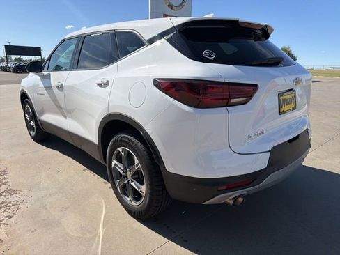 Used 2025 Chevrolet Blazer LT FWD image 5