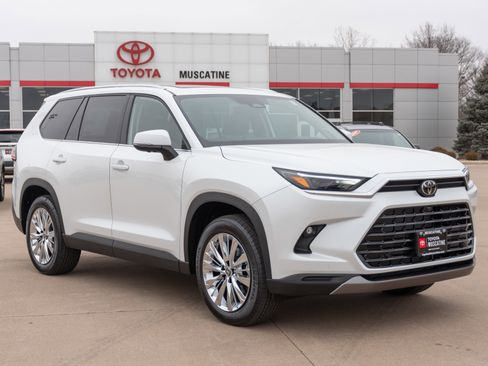 New 2026 Toyota Grand Highlander Platinum image 1