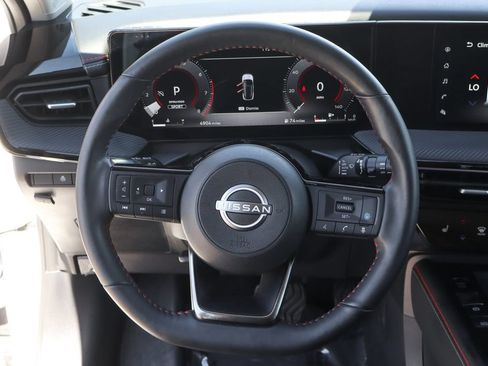 Used 2025 Nissan Kicks SR w/ SR Premium Package FWD image 24