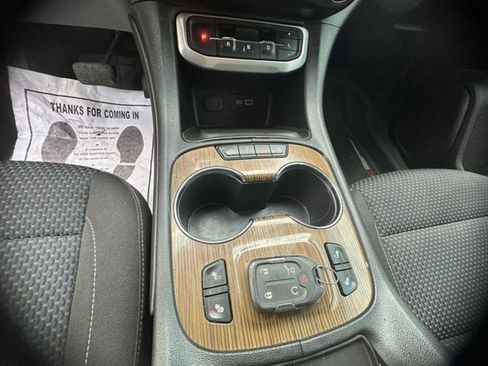 Used 2020 GMC Acadia SLE w/ Driver Convenience Package image 16