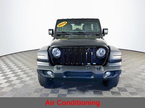 Used 2024 Jeep Wrangler Unlimited Sport AWD/4WD image 5