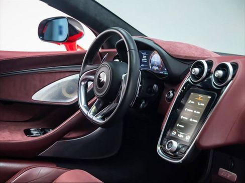Used 2023 McLaren GT RWD image 35