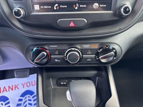 Used 2025 Kia Soul LX w/ LX Technology Package FWD image 20