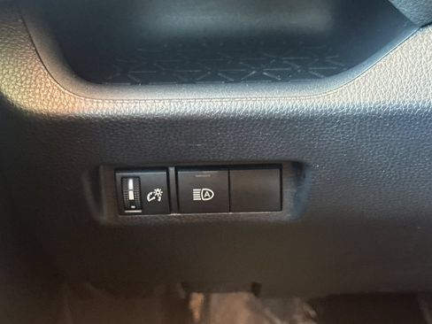 Certified 2022 Toyota RAV4 LE FWD image 31