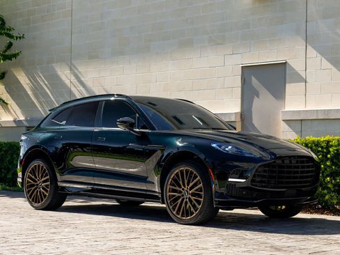 Used 2025 Aston Martin DBX 707 image 15