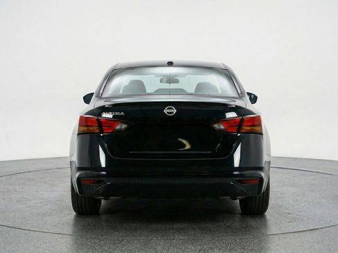 Used 2025 Nissan Altima 2.5 SV FWD image 7