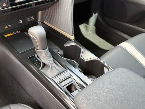 Used 2026 Toyota Camry SE w/ Convenience Package FWD image 25
